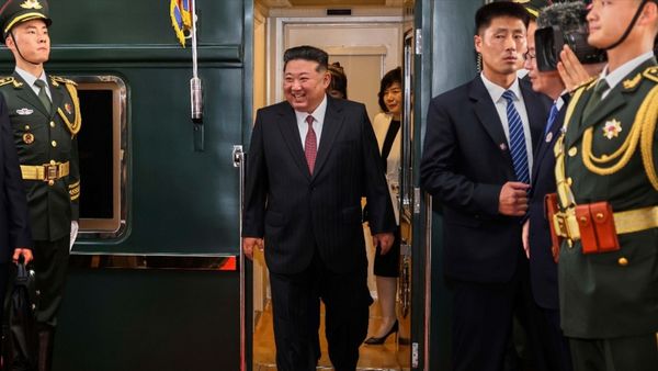 சீனாவுக்கு பச்சை ரயிலில் சென்ற கிம் ஜாங் உன்! விமானத்தை விட 'ஸ்லோ ரயிலில்' பயணிக்க விரும்புவது ஏன்?