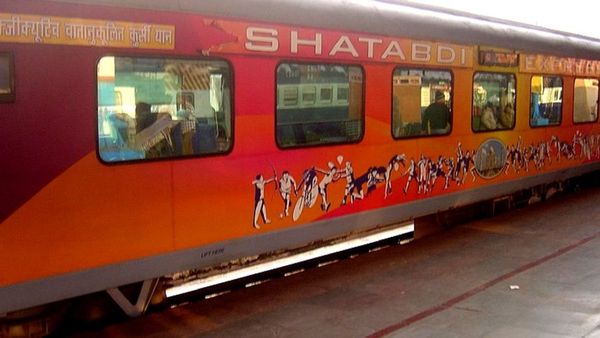 அது என்ன சதாப்தி எக்ஸ்பிரஸ் ரயில்.. பெயர் எப்படி வந்தது தெரியுமா? வந்தே பாரத்லாம் இப்போதான் பாஸ்