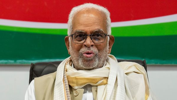 யார் இந்த சுதர்சன் ரெட்டி! சி.பி. ராதாகிருஷ்ணனுக்கு கடும் போட்டி தரும் 