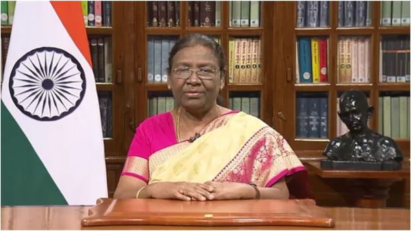 ஸ்ரீரங்கம் கோயிலில் குடியரசுத் தலைவர் சாமி தரிசனம்! பூரண கும்ப மரியாதையுடன் அர்ச்சகர்கள் வரவேற்பு