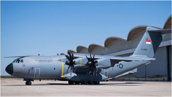 சென்னை விமான நிலையத்தில் திடீரென தரையிறங்கிய.. இந்தோனேசிய ராணுவ விமானம்! பரபரப்பு!