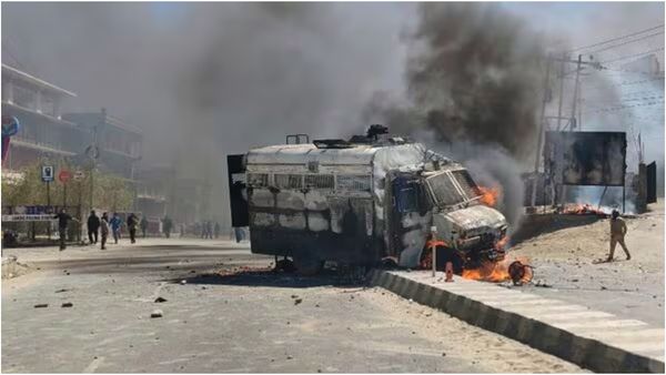 லடாக்கில் Gen Z இளைஞர்களின் கிளர்ச்சி! போராட்டம்.. வன்முறை.. துப்பாக்கிச்சூடு! என்னதான் நடக்கிறது?