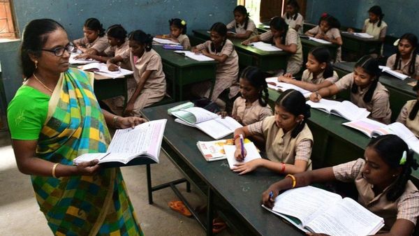 டெட் தேர்வு.. ஆசிரியர்களுக்கு குட் நியூஸ்! உச்ச நீதிமன்றத்தில் சீராய்வு மனு தாக்கல் செய்ய தமிழக அரசு முடிவு