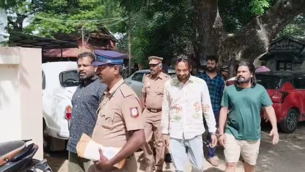 காஞ்சிபுரம் அருகே கத்தி முனையில் கொள்ளையடிக்கப்பட்ட ரூ.4.50 கோடி..பணத்தை கேரளாவில் தேடும் போலீசார்!