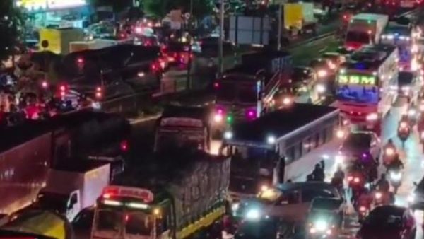 இன்றே காலியாகும் சென்னை.. 5 கிமீ அணிவகுத்த வாகனங்கள்.. முக்கிய சாலைகளில் கடும் போக்குவரத்து நெரிசல்