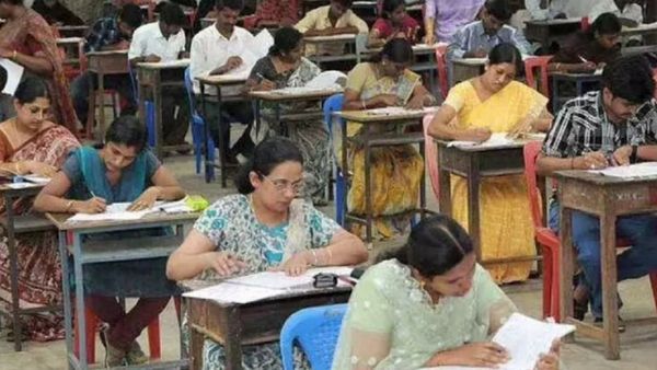 நாளை திட்டமிட்டபடி நடக்கும் முதுநிலை பட்டதாரி ஆசிரியர்களுக்கான தேர்வு.. தொடர் கோரிக்கை நிராகரிப்பு!