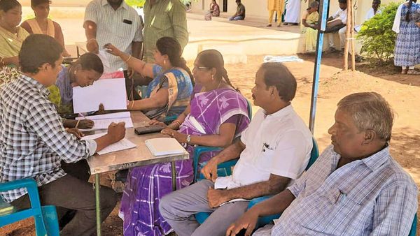 திண்டுக்கல் ஊராட்சி ஒன்றிய அலுவலகத்தில் ஒரே ஒரு அரசு வேலை.. 1,463 பேர் வந்ததால் திகைத்த அதிகாரிகள்