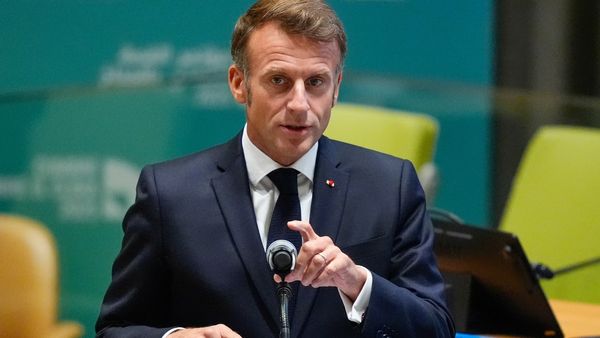 14 மணி நேரத்தில் கவிழ்ந்த அரசு.. பிரான்ஸ் அதிபருக்கு 2 பக்கமும் விழும் அடி! தங்கம் விலை உயர இதுவும் காரணம்