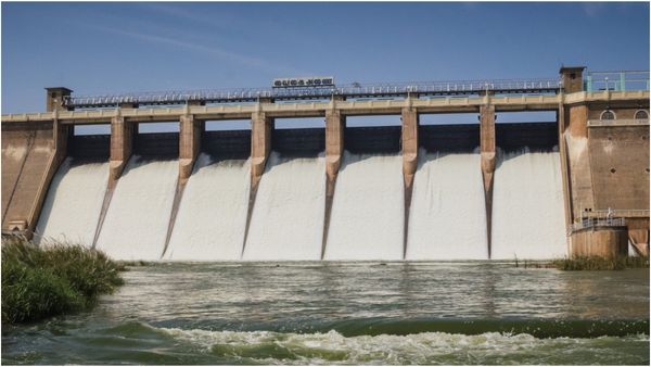 கிடுகிடுவென உயர்ந்த வைகை அணையின் நீர் மட்டம்! 5 மாவட்ட மக்களுக்கு வெள்ள அபாய எச்சரிக்கை!