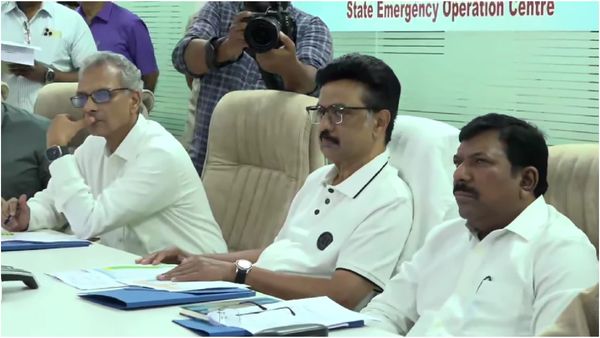 தீவிரமடைந்த பருவமழை.. களமிறங்கிய முதலமைச்சர் ஸ்டாலின்! மாவட்ட ஆட்சியர்களுடன் கலந்தாலோசனை