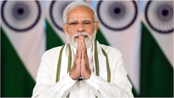 உள்நாட்டு தயாரிப்புகளை வாங்குவதன் மூலம்.. தீபாவளியை சிறப்பிக்க பிரதமர் மோடி அழைப்பு!