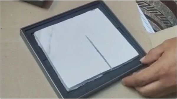 பெங்களூர்: ரூ.1.87 லட்சம் கொடுத்து ஸ்மார்ட்போனை ஆர்டர் செய்தவருக்கு ஷாக்! என்ன வந்துச்சுன்னு பாருங்க