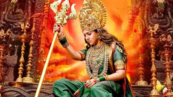 அம்மன் லுக்கில் அசத்தும் நயன்தாரா! ‘மூக்குத்தி அம்மன் 2’ ஃபர்ஸ்ட் லுக் வெளியீடு! வெளியான அப்டேட்