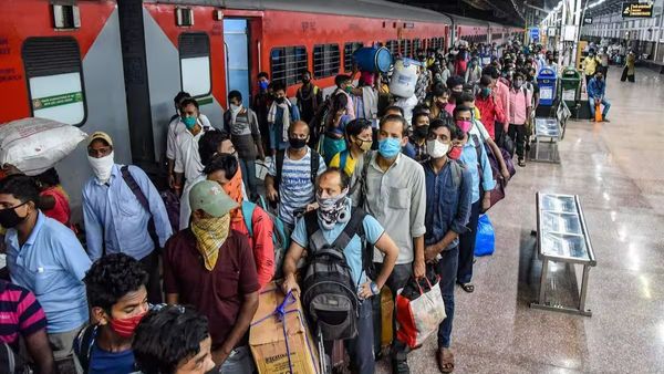 அடுத்த வாரம் எங்க மாமா வராரு.. வித் அவுட்டில் பயணித்த 51,000 பயணிகள்! 2.8 கோடி ஃபைன் போட்ட ரயில்வே!