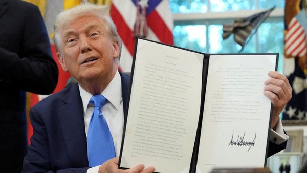 அமெரிக்கா நாசமாயிடும்! H1B விசா கெடுபிடியால் எகிறும் எதிர்ப்பு.. ட்ரம்புக்கு எதிராக கோர்ட்டில் வாதம்