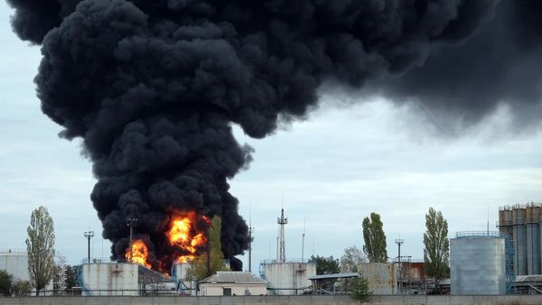 அமைதிக்காக அமெரிக்கா பேசிக்கிட்டு இருக்கும் போதே.. ரஷ்யாவின் கண்ணில் விரலை விட்டு ஆட்டிய உக்ரைன்!