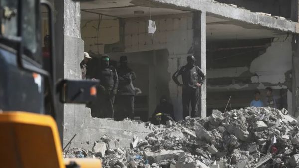 கல் எறிந்த ஹமாஸ்..கண் சிவந்த நெதன்யாகு! காசாவில் தாறுமாறாக விழுந்த குண்டுகள்! பின்னணியில் அமெரிக்கா