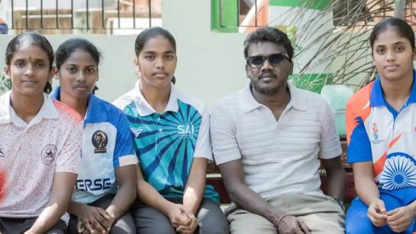 தங்கம் வென்ற கில்லி கார்த்திகா! சென்னை கண்ணகி நகருக்கே கிளம்பி போன மாரி செல்வராஜ்! வாவ் ₹10 லட்சம்