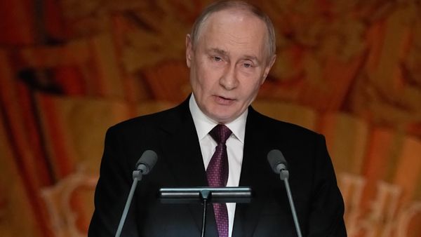 டிரம்பை சந்திக்க வரும் புதினை கைது செய்ய திட்டம்? இது என்ன ரஷ்யாவுக்கு புதிய தலைவலி! பகீர் பின்னணி