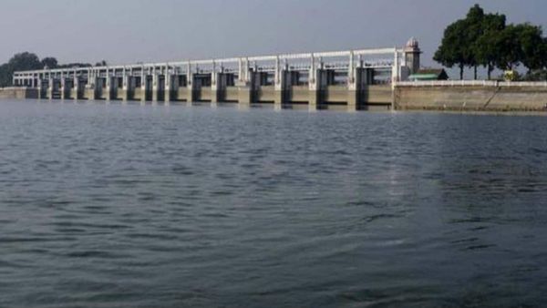 அலர்ட்.. பூண்டி ஏரியில் விரைவாக அதிகரிக்கும் நீர் திறப்பு.. சென்னை மக்களுக்கு வெள்ள அபாய எச்சரிக்கை!