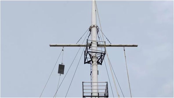 வங்கக்கடலில் மாற்றம்.. சென்னை உட்பட 9 துறைமுகங்களில் 1ம் எண் புயல் எச்சரிக்கை கூண்டு ஏற்றம்!