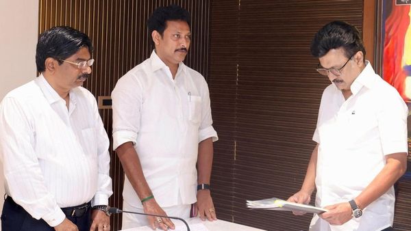 உச்ச நீதிமன்றம் விதித்த கெடு.. ஆசிரியர்களுக்கு நல்ல செய்தி வருமா... அன்பில் மகேஷ் திட்டம் என்ன?