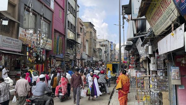 பெங்களூரில் 50 லட்சம் சம்பாதித்தாலும் போதாது.. ஆரம்பித்த விவாதம்!