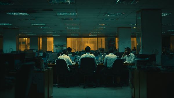 காலையில் பரபரப்பு! சிஇஓ தொடங்கி ஜூனியர் வரை.. ஒரே நாளில் டெர்மினேஷன் மெயிலை அனுப்பிய பிரபல நிறுவனம்