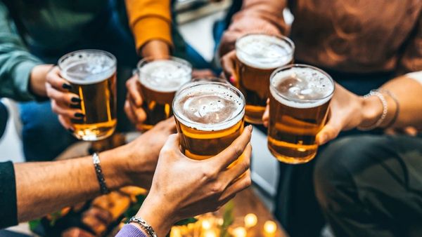 உலகிலேயே அதிகம் மது குடிக்கும் நாடுகள் எவை? கடைசி இடங்கள் சர்ப்ரைஸ்.. லிஸ்டில் இந்தியா எங்கே?