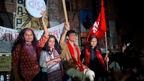 டெல்லி ஜேஎன்யு மாணவர் சங்கத் தேர்தல் ரிசல்ட்: மொத்தமாக தட்டித் தூக்கிய இடதுசாரிகள்.. ABVP அவுட்!