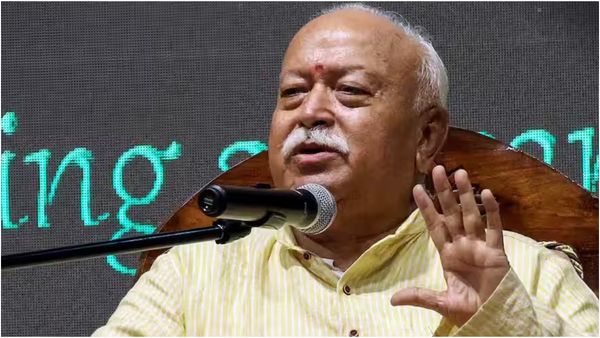 52 ஆண்டுகளாக தேசிய கொடிக்கு பதில்.. காவி கொடி ஏற்றியது ஏன்? ஆர்எஸ்எஸ் தலைவர் விளக்கம்