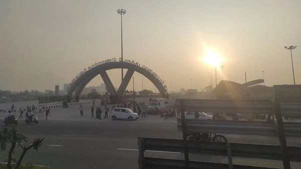 கிளாம்பாக்கம் நடைமேம்பாலம்.. 34,444 சதுர அடி நிலம் .. செங்கல்பட்டு கலெக்டர் முக்கிய அறிவிப்பு