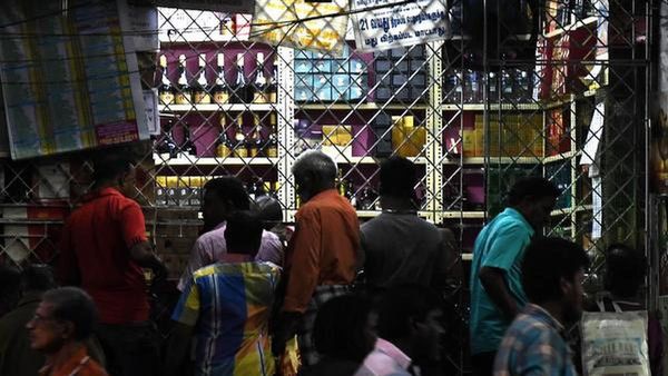 கிளைமேட் மாறுதே.. டாஸ்மாக்கில் வரப் போகும் மிகப் பெரும் மாற்றம்! டைமிங்கை மாற்ற ரைமிங்காக கோரிக்கை!