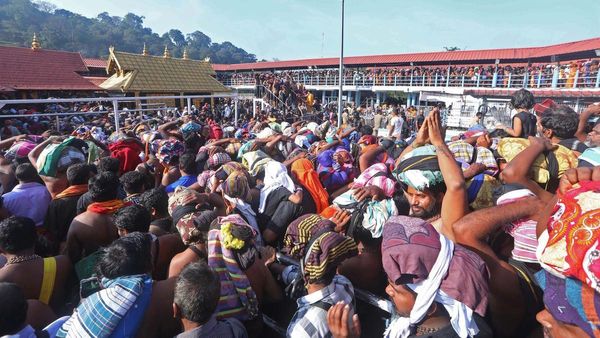 சன்னதியில் கட்டுங்கட்டி.. திணறுது சபரிமலை! ஐயப்ப பக்தர்களுக்கு தேவசம்போர்டு வைத்த முக்கிய கோரிக்கை!