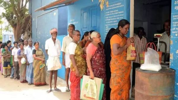 ரேஷன் அட்டைதாரர்கள் நோட் பண்ணுங்க.. 2026-ல் கடை விடுமுறை நாட்கள் இவைதான்.. அரசு வெளியிட்ட அறிவிப்பு!