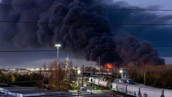அகமதாபாத் சம்பவத்தை போல.. அமெரிக்காவில் மக்கள் குடியிருப்புக்குள் பாய்ந்த விமானம்! ஷாக்