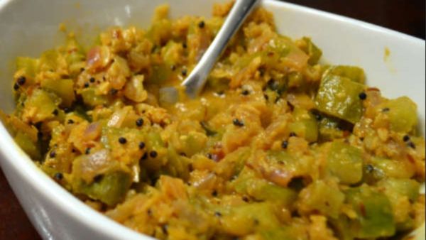 பீர்க்கங்காய் பொரியல், கூட்டு செய்யும் போது தோலை தூக்கி எறியாதீங்க! சூப்பரான துவையல் செய்யலாம்!