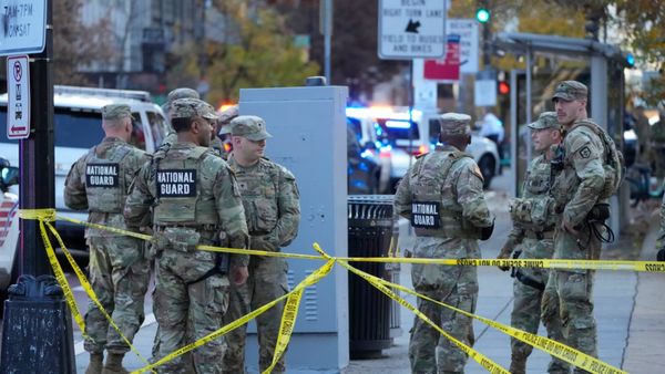 அமெரிக்க வெள்ளை மாளிகை அருகே துப்பாக்கி சூடு! 2 பேர் காயம்.. பயங்கரவாத செயல் என டிரம்ப் ஆவேசம்