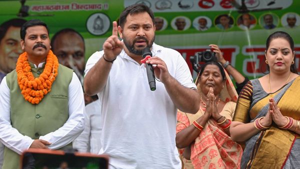 பெண்களுக்கு ஒரே தவணையாக ரூ.30,000.. பீகாரில் 