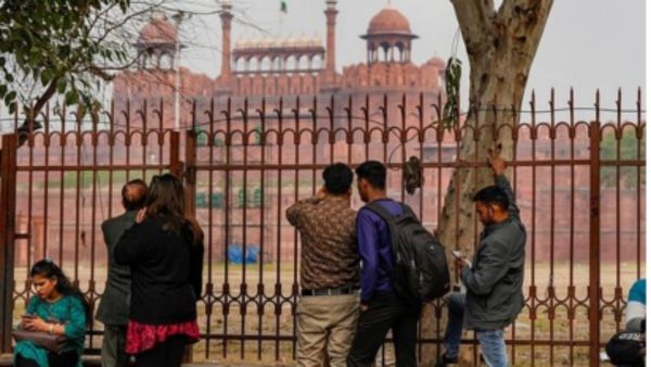 டெல்லி குண்டுவெடிப்பு.. 6 நாட்களுக்கு பிறகு.. மக்கள் பார்வைக்காக மீண்டும் செங்கோட்டை திறப்பு!