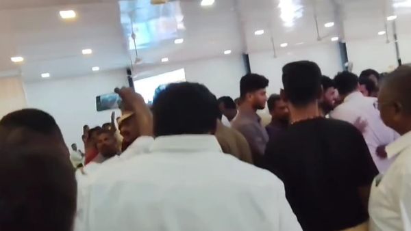 தேனி அருகே கல்குவாரி.. ஆட்சேபனை தெரிவித்தவரை அடிக்க பாய்ந்த குவாரி ஆதரவாளர்கள்