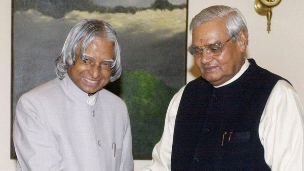 அப்துல் கலாமுக்கு இல்லை.. வாஜ்பாய்க்கு குடியரசு தலைவர் பதவி.. பாஜக உருட்டிய பகடை.. வெளியான உண்மை