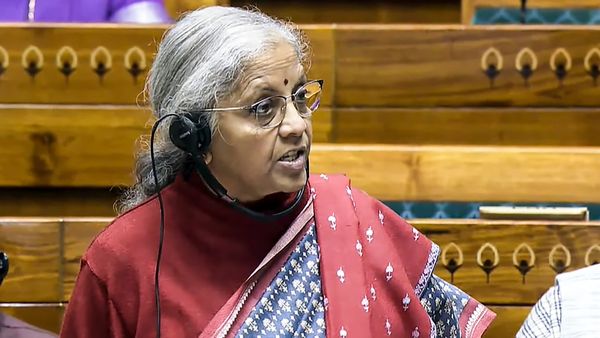 வருகிறது புதிய 290% வரி.. நிர்மலா சீதாராமனின் இந்த கலால் வரி மசோதாவால் எந்த பொருட்கள் விலை உயரும்?