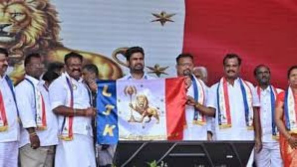 நான் ஆட்சிக்கு வந்தால்! பெண்களுக்கு மாதம் ரூ 4000, இலவச LPG! மார்டின் மகன் சார்லஸ் வாக்குறுதி!