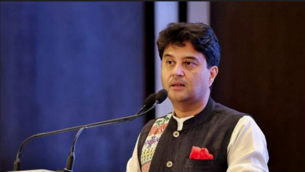 உளவு பார்க்க முடியாது.. ‛சஞ்சார் சாத்தி’ செயலி ஏன் முக்கியம்? லோக்சபாவில் விளக்கிய மத்திய அமைச்சர்