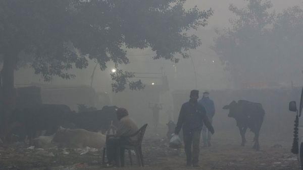 Delhi Air pollution: வெளியே கால் வைத்தாலே காலி.. டெல்லியை நிரப்பிய 