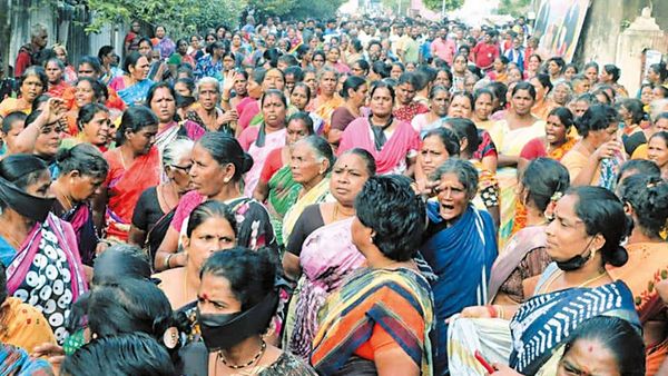 மாந்திரீகம்.. எண்ணூரை நடுங்க வைத்த காளி சிலை.. வட சென்னையை அதிர வைத்த பொதுமக்கள்