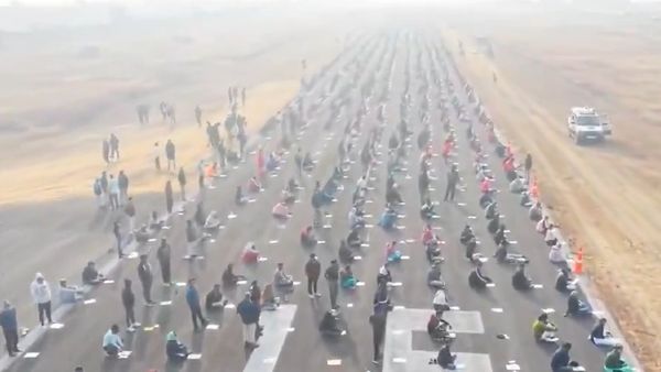 கொடுமை.. 5ம் வகுப்பு கல்வி தகுதியிருந்த வேலைக்கு MBA இளைஞர்கள்! ஏர்போர்ட் ரன்-வேயில் நடந்த தேர்வு!