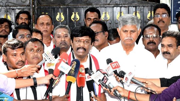 “செங்கோட்டையன் துரோகி”.. அதிமுகவில் இணைந்த செங்கோட்டையனின் அண்ணன் மகன் பரபர குற்றச்சாட்டு!