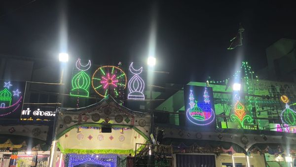 திருப்பரங்குன்றம் மலை மீதுள்ள சிக்கந்தர் பாதுஷா பள்ளிவாசலில் சந்தனக்கூடு திருவிழா கொடியேற்றம்!